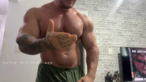 couplemuscle40 online show from June 2026 01:15:02 PM
