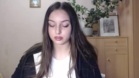 Snapshot of courtney_lux chatting on January 2025 06:16:02 PM Courtney online show from January 2025 06:16:02 PM