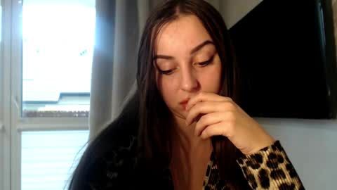 Snapshot of courtney_lux chatting on October 2025 02:29:01 PM Courtney online show from October 2025 02:29:01 PM