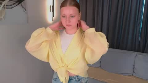 Snapshot of courtney_thomas chatting on May 2026 07:37:01 AM Sonya online show from May 2026 07:37:01 AM