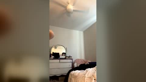 Snapshot of courtneysinclair43 chatting on April 2026 07:47:02 PM courtneysinclair43 online show from April 2026 07:47:02 PM