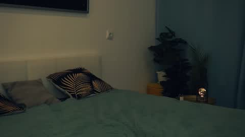 Yui online show from February 2025 01:19:02 PM