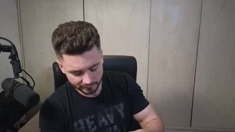 Snapshot of cowboylean chatting on December 2025 07:48:01 AM cbl online show from December 2025 07:48:01 AM