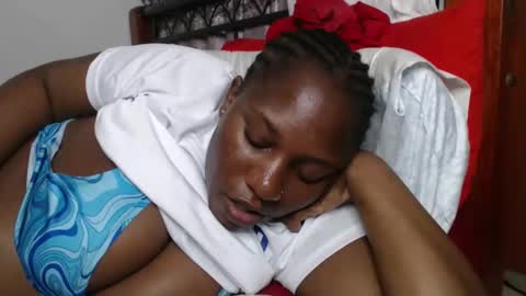 Snapshot of cozy_dion chatting on October 2025 11:03:02 PM Erykah online show from October 2025 11:03:02 PM