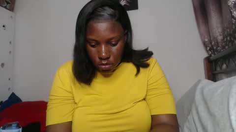 Snapshot of cozy_dion chatting on October 2025 04:52:01 PM Erykah online show from October 2025 04:52:01 PM