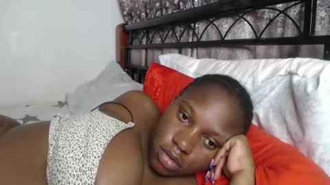 Snapshot of cozy_dion chatting on October 2025 10:37:01 PM Erykah online show from October 2025 10:37:01 PM