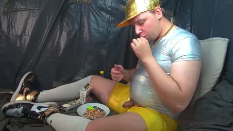 Snapshot of cravingboy chatting on September 2025 06:19:02 PM robin online show from September 2025 06:19:02 PM