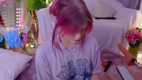 Snapshot of crazy__wine chatting on February 2025 02:33:02 PM Sonya online show from February 2025 02:33:02 PM