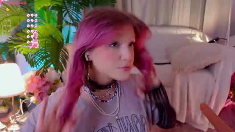 Snapshot of crazy__wine chatting on February 2025 02:44:02 PM Sonya online show from February 2025 02:44:02 PM