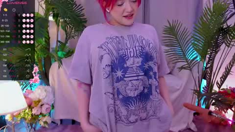 Snapshot of crazy__wine chatting on February 2025 02:38:01 PM Sonya online show from February 2025 02:38:01 PM