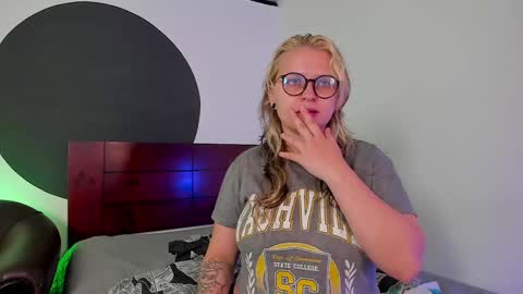 Lexie  Rose  online show from December 2024 01:33:01 PM