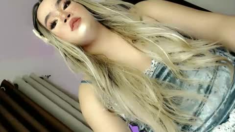 Snapshot of crazy_vixen chatting on October 2025 05:55:01 PM Hot Ayisha online show from October 2025 05:55:01 PM