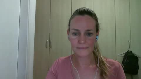 Snapshot of crazyanny chatting on January 2025 09:10:01 PM Anny online show from January 2025 09:10:01 PM