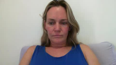 Snapshot of crazyanny chatting on January 2025 06:27:01 PM Anny online show from January 2025 06:27:01 PM