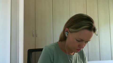 Snapshot of crazyanny chatting on February 2025 10:51:02 AM Anny online show from February 2025 10:51:02 AM