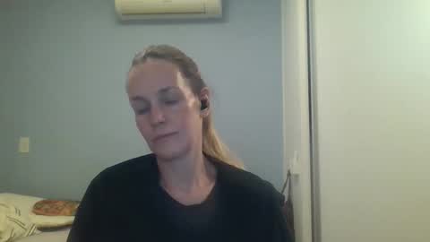 Snapshot of crazyanny chatting on September 2025 10:54:01 PM Anny online show from September 2025 10:54:01 PM