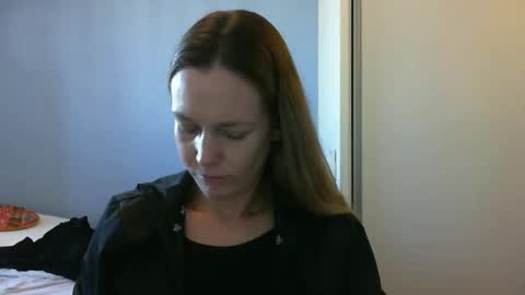 Snapshot of crazyanny chatting on September 2025 11:48:01 AM Anny online show from September 2025 11:48:01 AM