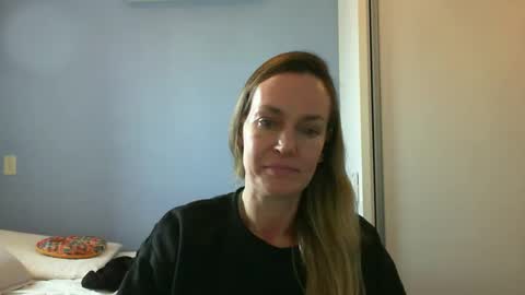 Snapshot of crazyanny chatting on October 2025 12:27:01 PM Anny online show from October 2025 12:27:01 PM