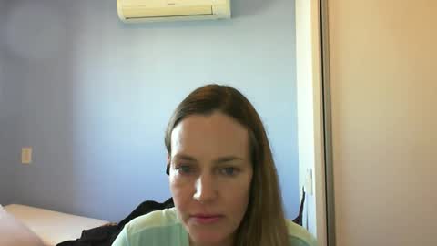 Snapshot of crazyanny chatting on October 2025 10:51:01 AM Anny online show from October 2025 10:51:01 AM