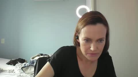 Anny online show from December 2025 12:34:02 PM