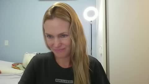 Anny online show from April 2026 12:28:02 PM