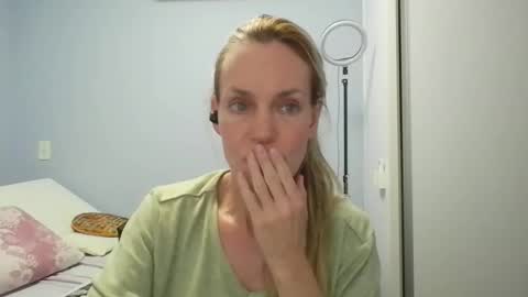 Anny online show from April 2026 12:35:02 AM