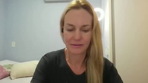 Anny online show from April 2026 12:47:01 PM