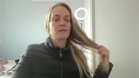 Anny online show from May 2026 05:32:01 PM