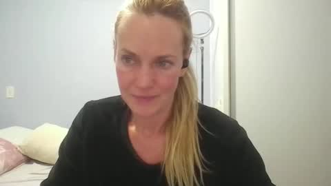 Anny online show from May 2026 12:18:02 AM