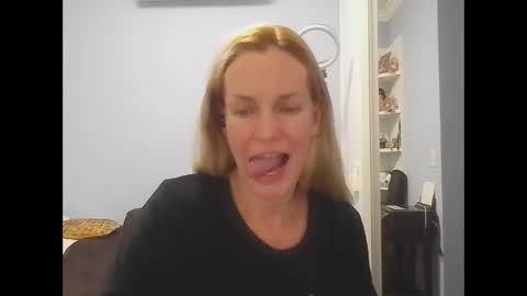 Anny online show from May 2026 12:16:02 AM