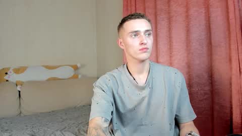 Snapshot of crazybottom99 chatting on October 2025 06:21:01 PM Alex online show from October 2025 06:21:01 PM