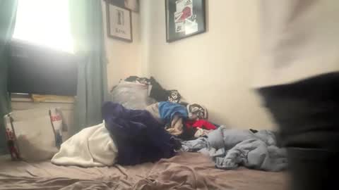 crazydill28 online show from April 2026 09:56:01 PM