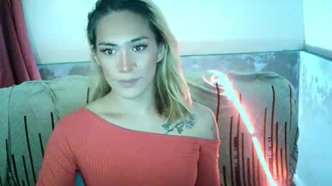 crazylovz online show from April 2026 01:01:02 PM