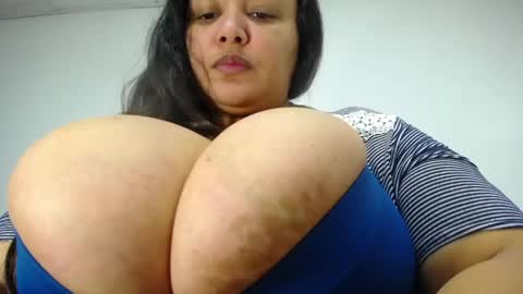 Snapshot of crazyonme chatting on April 2026 02:18:01 AM diosalinda online show from April 2026 02:18:01 AM