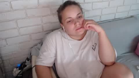 Crazyy Girl  online show from October 2025 03:24:02 PM