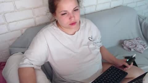 Crazyy Girl  online show from June 2026 04:02:02 PM