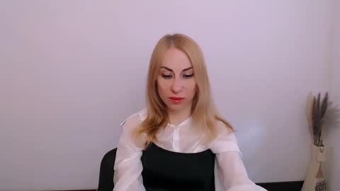 Lera online show from April 2026 12:52:02 PM