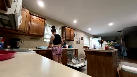 Creeksidecouple online show from May 2026 11:01:02 PM