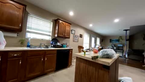 Creeksidecouple online show from May 2026 09:24:01 PM