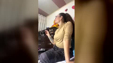 Snapshot of crespavale chatting on March 2026 05:28:01 PM crespavale online show from March 2026 05:28:01 PM