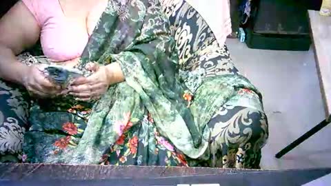 Snapshot of crezybhabihot chatting on November 2025 11:10:02 PM Sonika69 online show from November 2025 11:10:02 PM