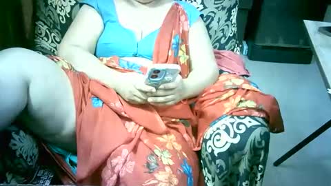 Snapshot of crezybhabihot chatting on January 2026 02:37:02 AM Sonika69 online show from January 2026 02:37:02 AM