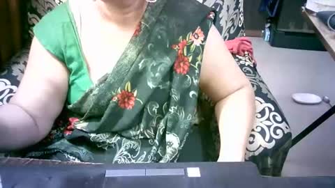 Snapshot of crezybhabihot chatting on April 2026 11:22:02 AM Sonika69 online show from April 2026 11:22:02 AM