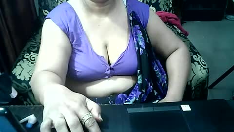 Snapshot of crezybhabihot chatting on July 2026 07:09:01 PM Sonika69 online show from July 2026 07:09:01 PM