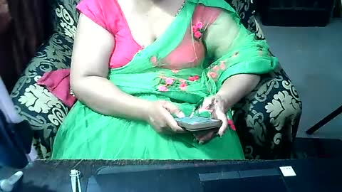Snapshot of crezybhabihot chatting on July 2026 04:32:02 AM Sonika69 online show from July 2026 04:32:02 AM
