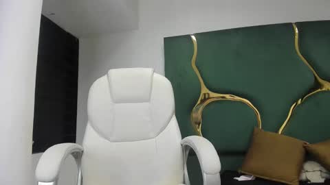 Snapshot of criistaal__ chatting on February 2025 08:24:02 AM Criistaal online show from February 2025 08:24:02 AM