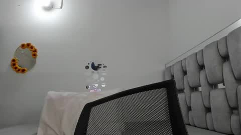 criistal_0 online show from June 2026 02:53:01 AM