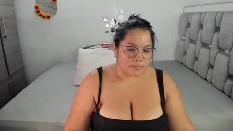 criistal_0 online show from June 2026 01:58:01 AM