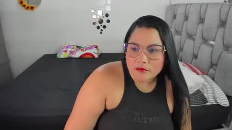 criistal_0 online show from June 2026 06:42:01 PM