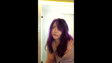 Crimson Kitten online show from May 2026 05:32:01 PM